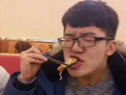 东方华侨农场烧烤加盟,学烧烤技术,开烧烤店多少钱疯狂烤翅